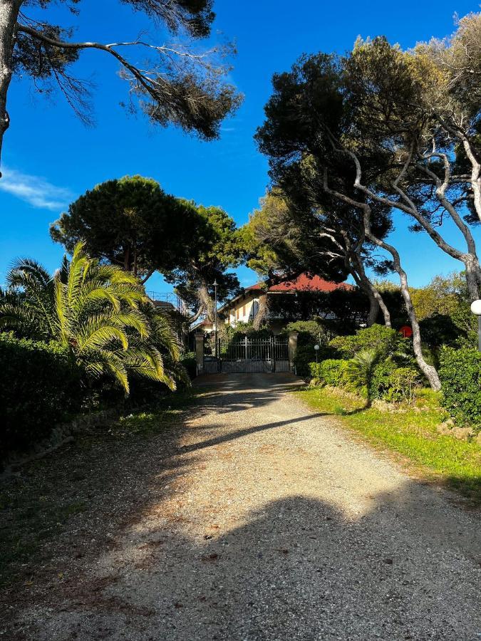 Villino La Fresia Villa Castiglioncello Exterior photo